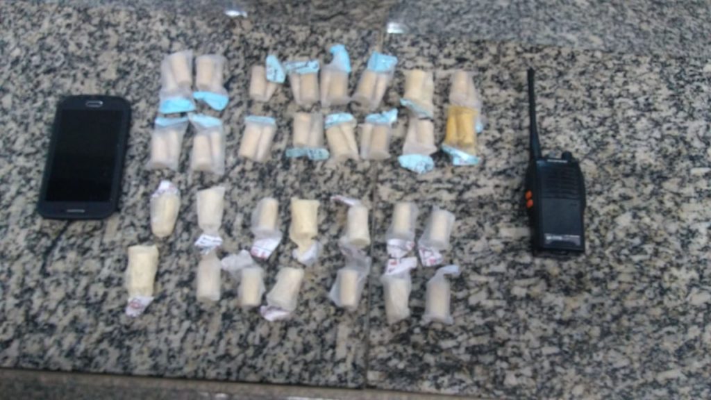 Material apreendido em ação em São Pedro da Aldeia, nesse domingo (10). Foto: PM/Divulgação