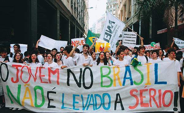 qual a importância dos movimentos estudantis?