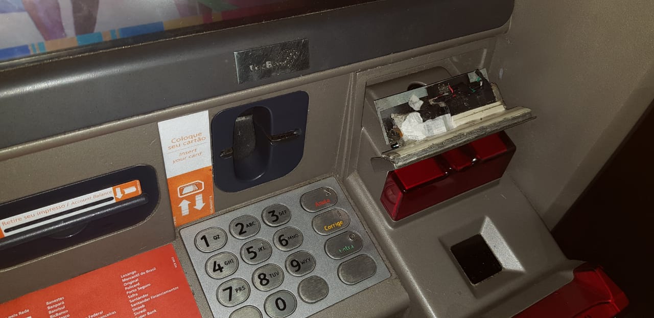 Dispositivo estava em caixa 24h na Praça Santos Dumont, no Centro. Foto: PM/Divulgação