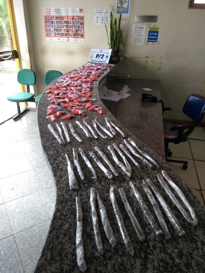 Segundo a PM, os dois suspeitos estariam envolvidos no confronto que deixou um policial baleado, no dia 26 de janeiro. Foto: PM/Divulgação