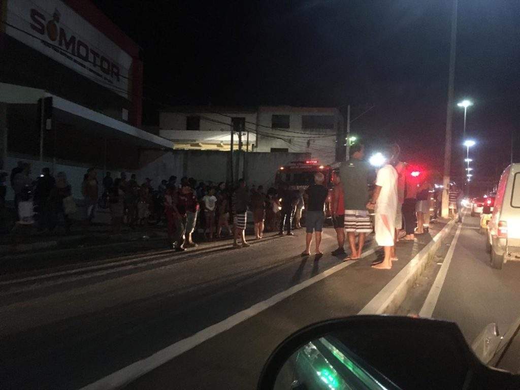 Uma senhora de 78 anos morreu depois de ser atropelada por uma moto na Praia do Siqueira, em Cabo Frio, nessa terça-feira (11).