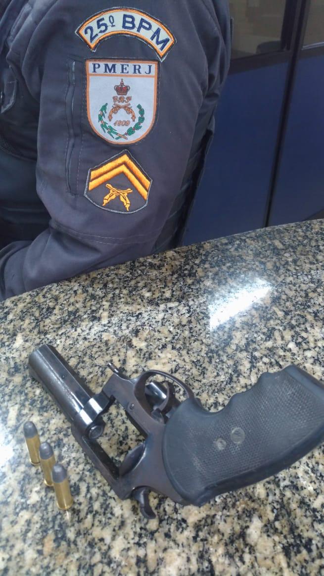 Um homem foi preso por roubar um veículo na Estrada do Guriri, em Cabo Frio