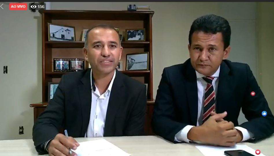 O prefeito de Iguaba Grande, Vantoil Martins (PPS), que venceu a eleição suplementar de 2 de junho, acompanhado do vice, Alexandre da Farmácia (PSB), anunciou os nomes do novo secretariado nesta quinta-feira (27), através de sua página no facebook em uma transmissão ao vivo.